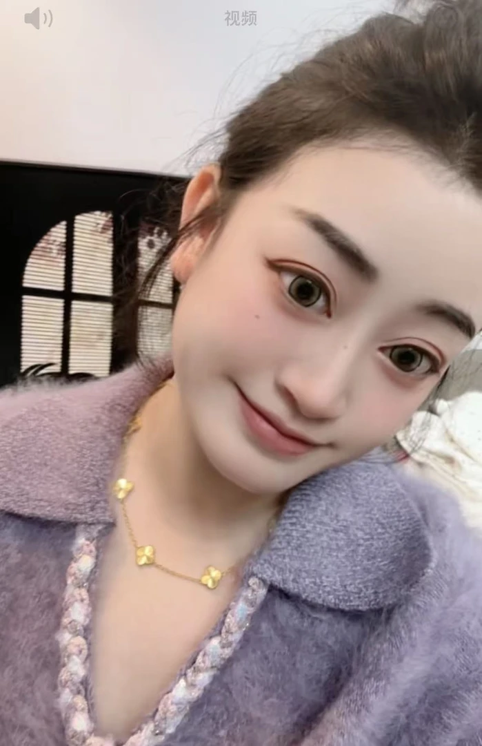 9190三炫女装冬季新款拉绒工艺气质小香风V领宽松慵懒风上衣