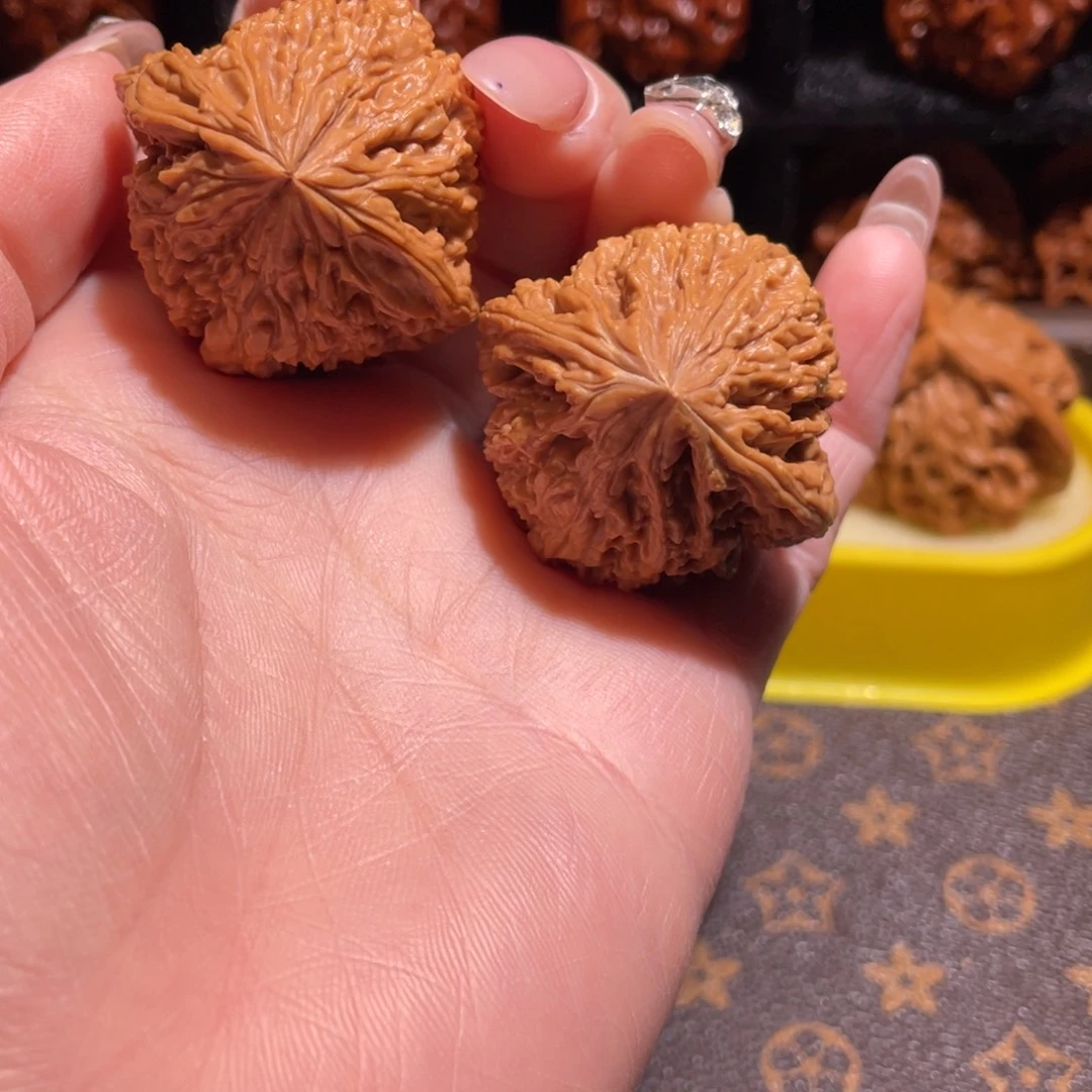 文玩核桃吊坠南疆