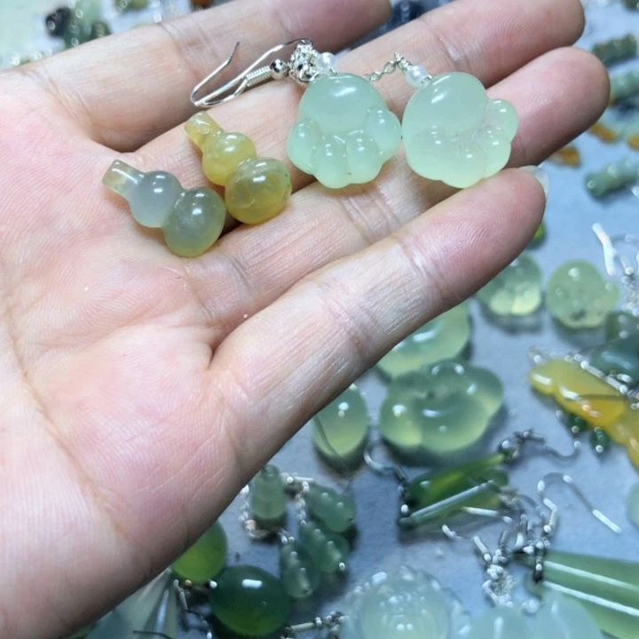 【闪购商品】蛇纹石玉挂件未镶嵌6*