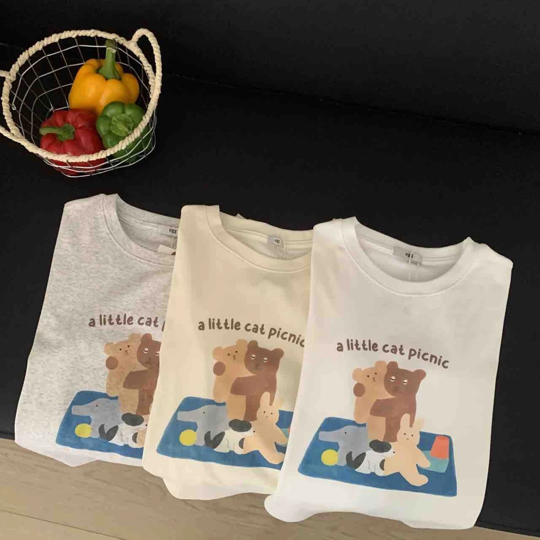 8623韩货正肩拥抱小熊短袖