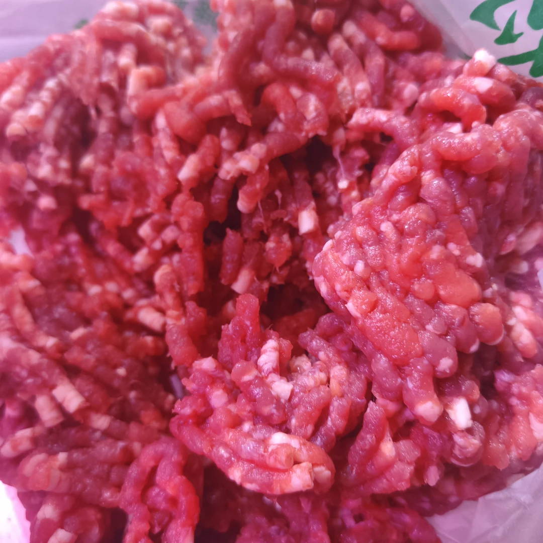 新鲜的牛肉馅(好吃)
