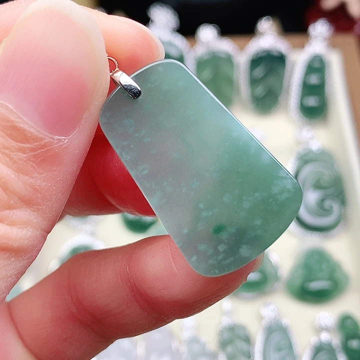 颈饰未镶嵌翡翠吊坠