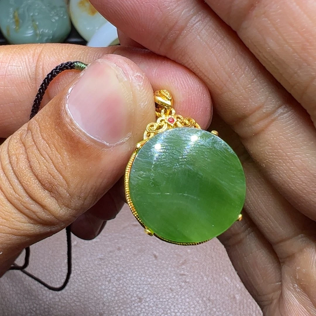 吊坠(不含链)18K金镶嵌和田玉