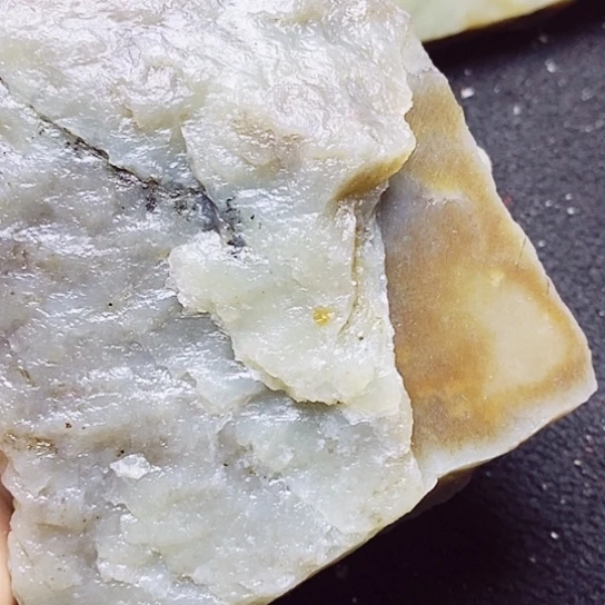 和田玉（糖玉）未镶嵌珠宝半成品网**工