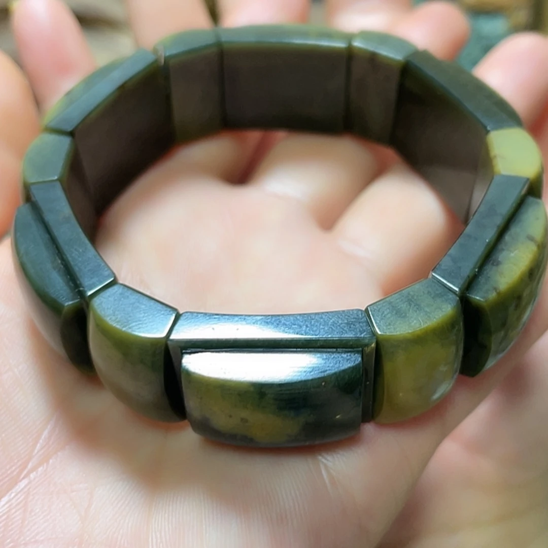 【闪购商品】岫岩河磨玉（透闪石质玉）未镶嵌把件文**缺