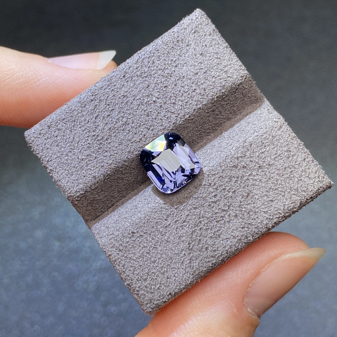 25G007 紫色尖晶宝石 2.10克拉