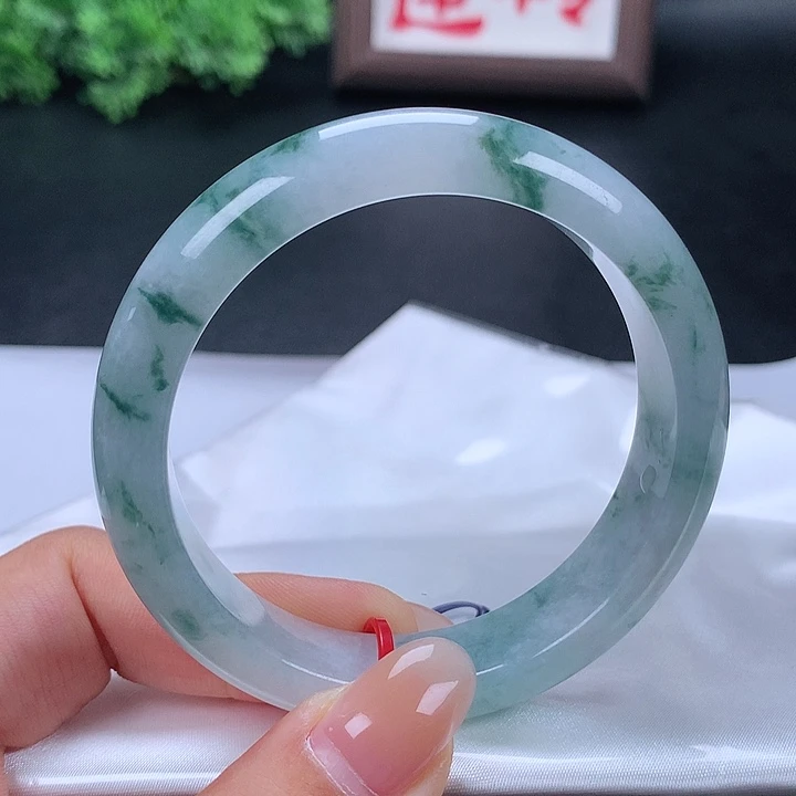 未镶嵌手镯翡翠084