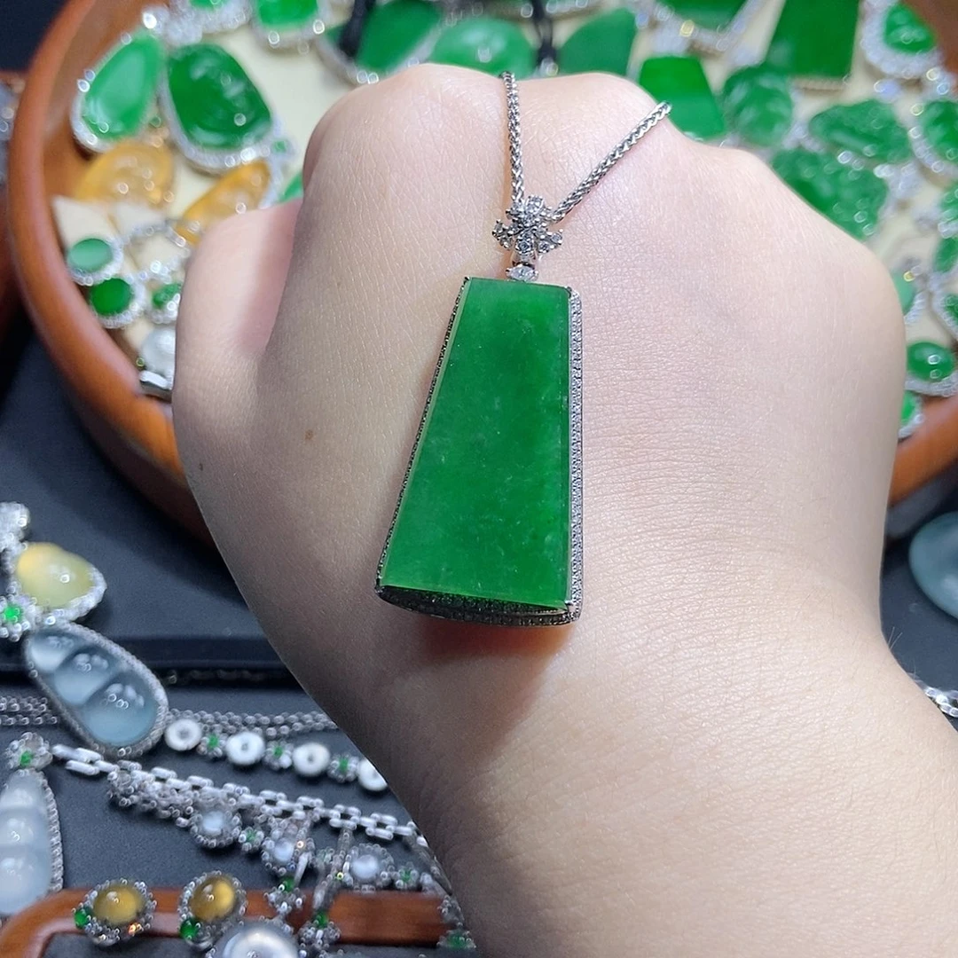 翡翠18K金镶嵌吊坠(不含链)吊坠