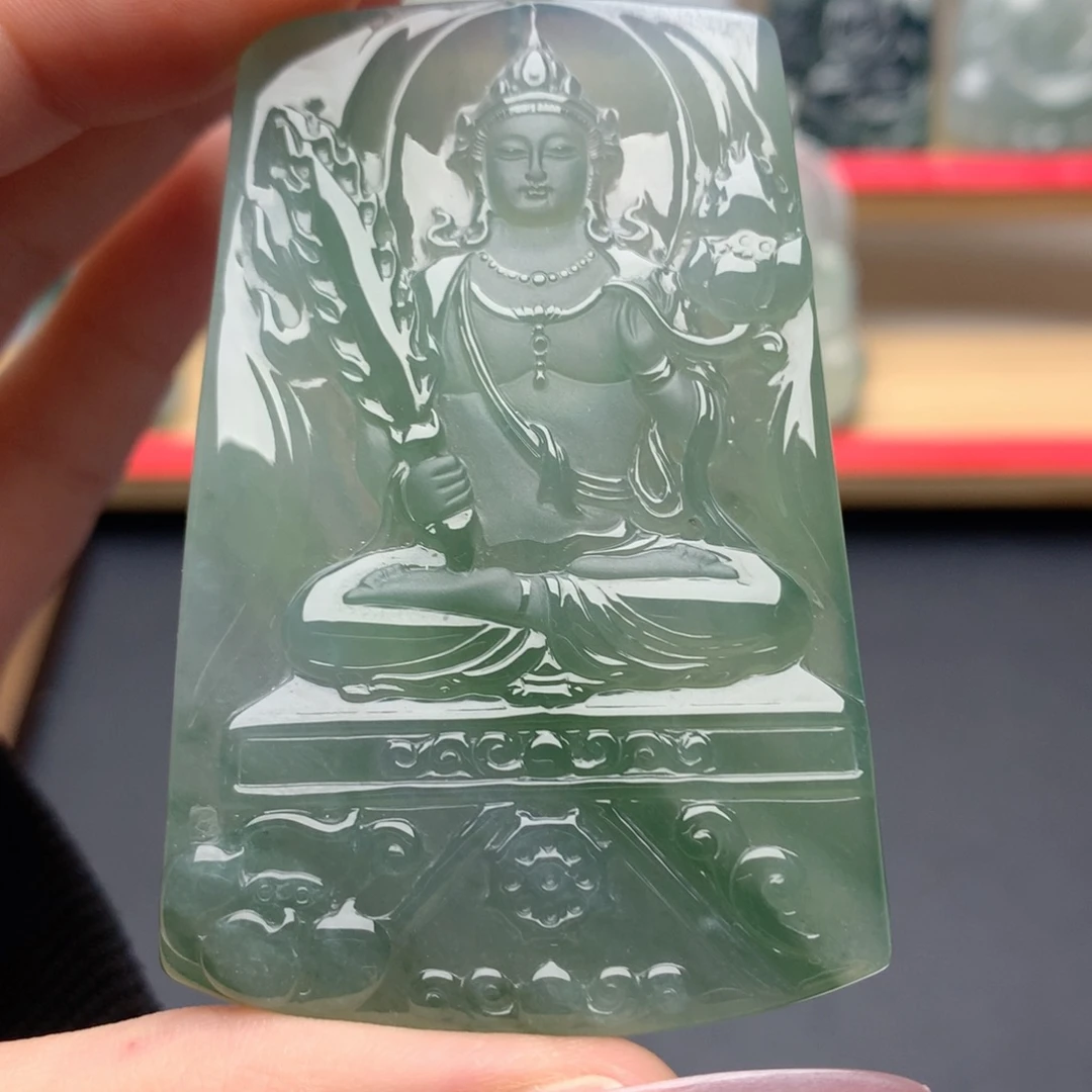 小***蝉翡翠未镶嵌颈饰虚空藏菩萨