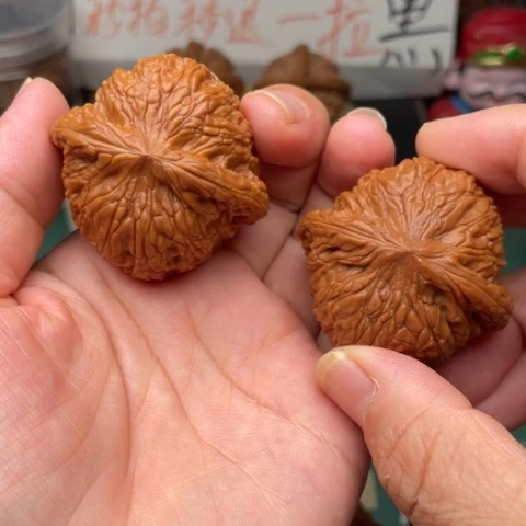 【闪购商品】文玩核桃把件45全品绣球