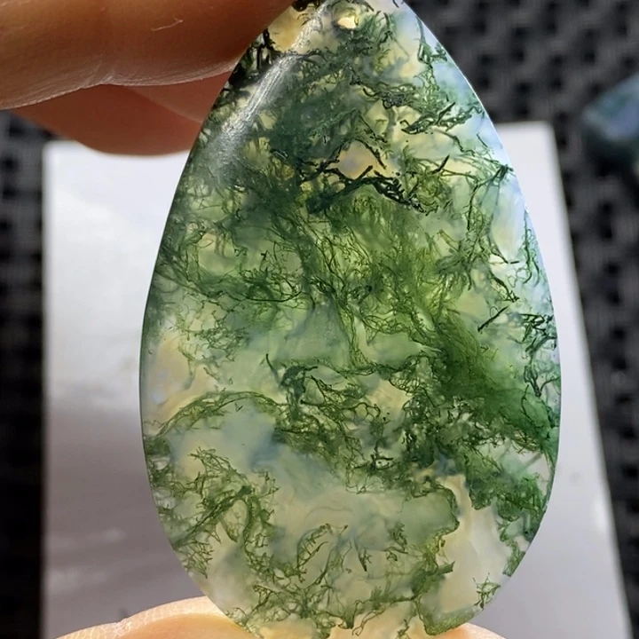 未镶嵌颈饰玛瑙/玉髓高**松