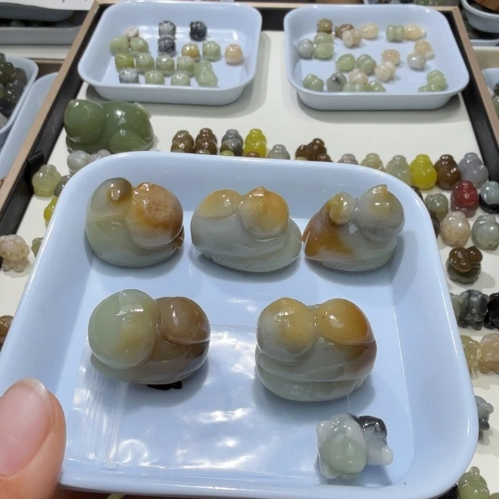 用***2和田玉未镶嵌珠宝奇石