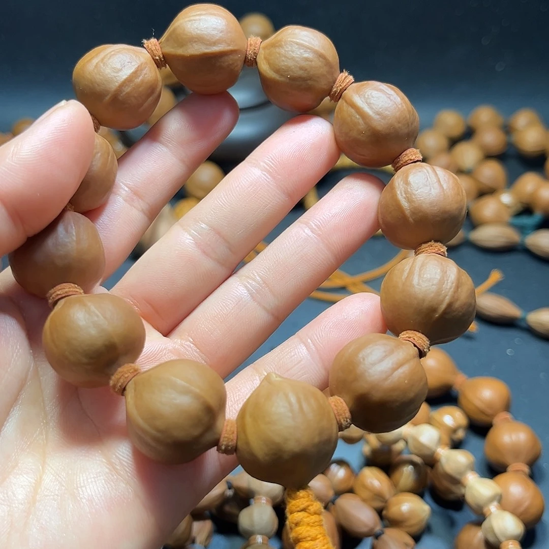 顾***念吊坠橄榄核橄榄核