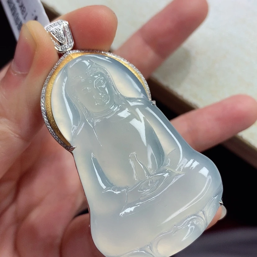【闪购商品】颈饰18K金镶嵌翡翠观音
