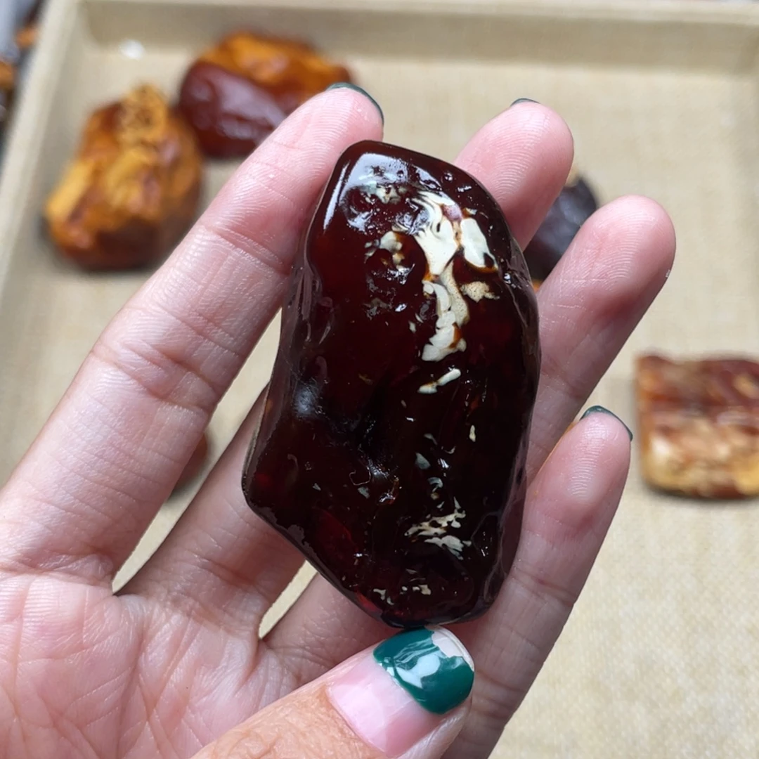 原***点琥珀未镶嵌珠宝奇石