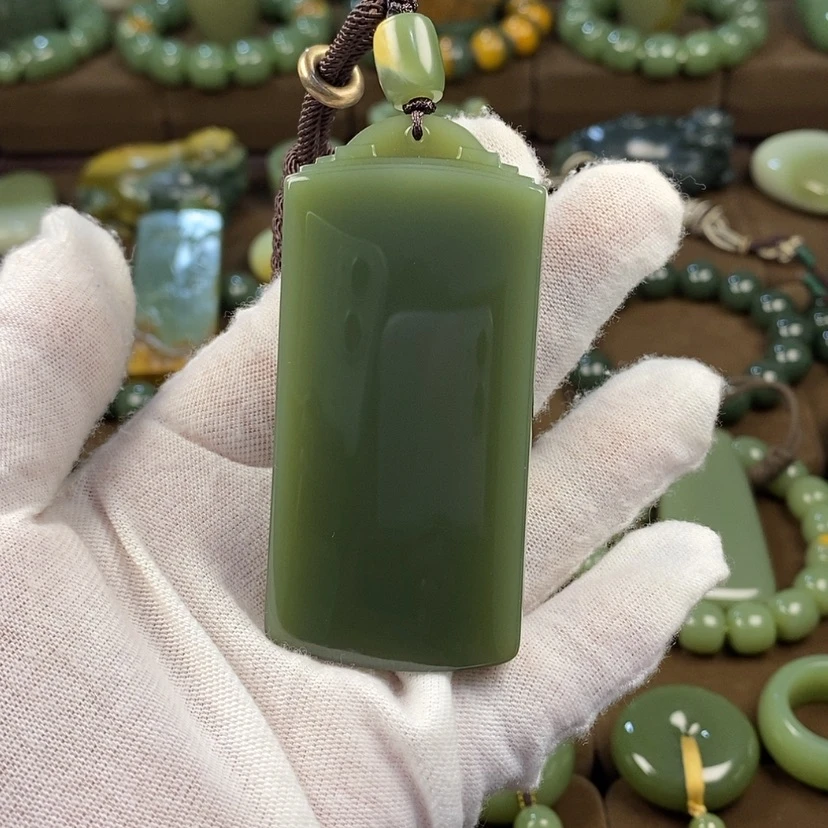 【闪购商品】颈饰未镶嵌岫岩河磨玉（透闪石质玉）卡*西