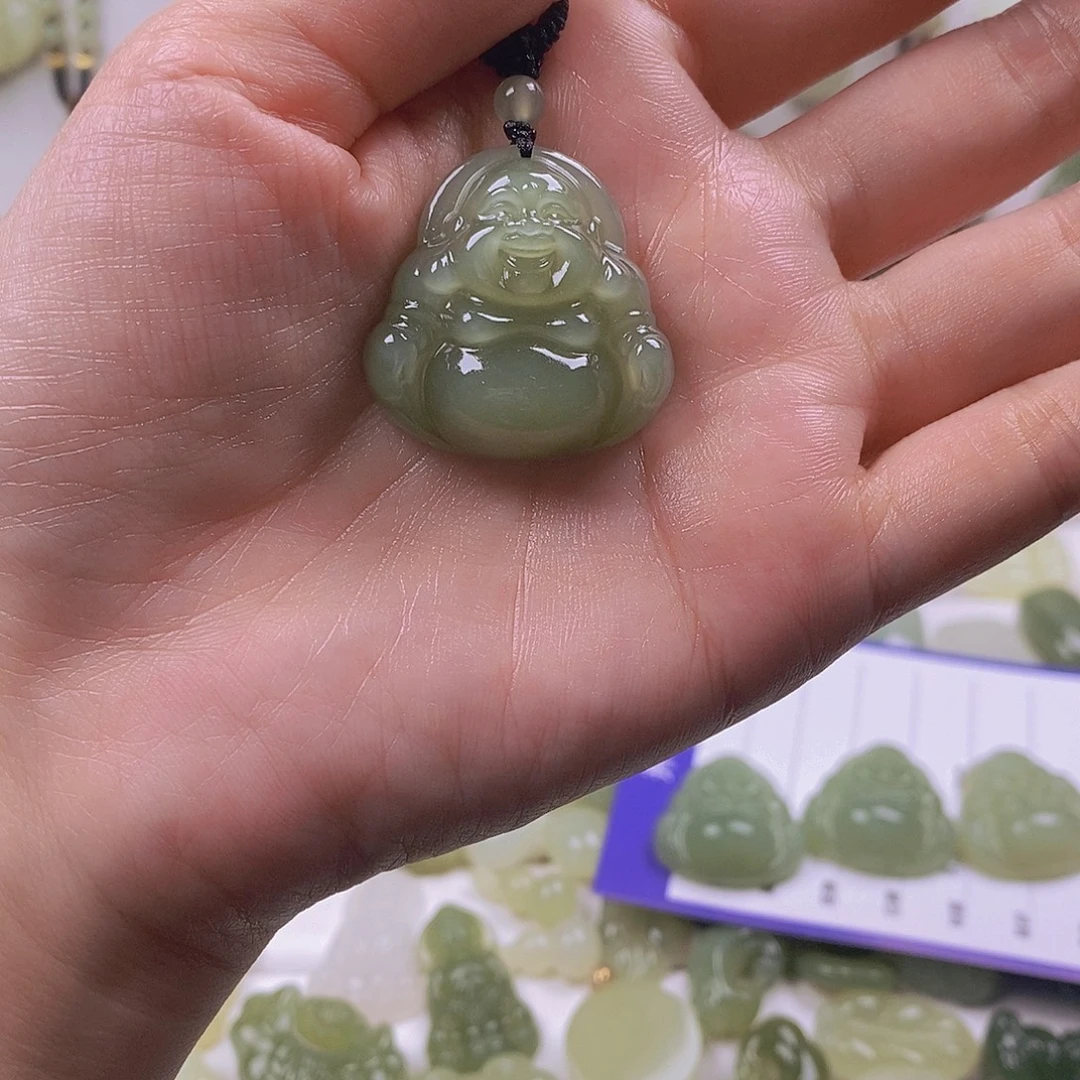 心***刀和田玉未镶嵌颈饰