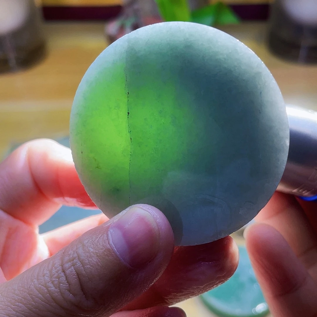 翡翠未镶嵌颈饰毛料72