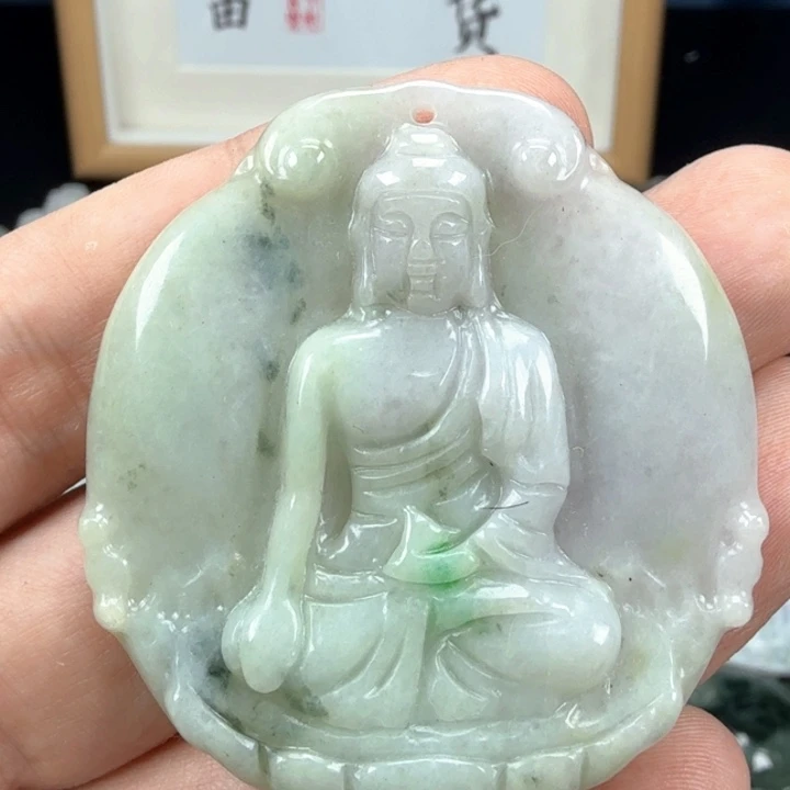 翡翠挂件未镶嵌翡翠