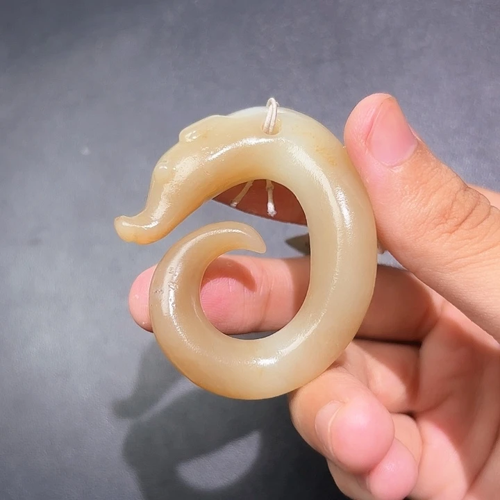 和田玉未镶嵌挂件卯*刀