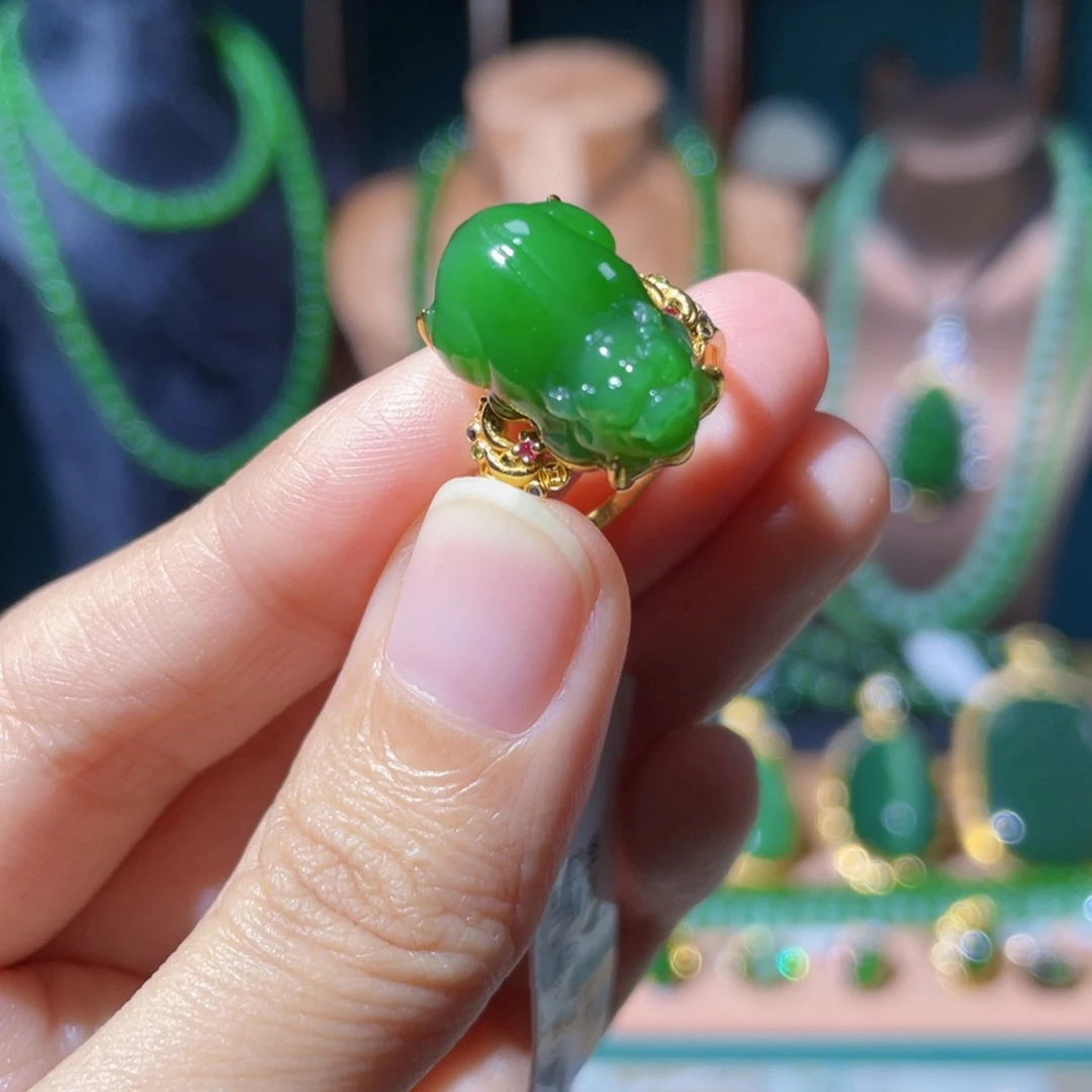 和田玉（碧玉）18K金镶嵌戒指