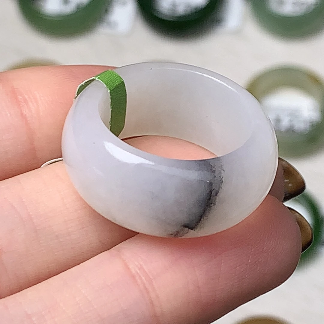 未镶嵌戒指和田玉