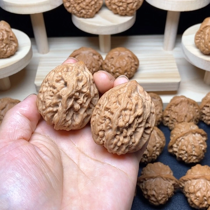 文玩核桃吊坠39鸡心