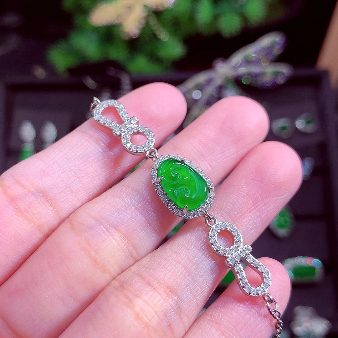 颈饰未镶嵌翡翠天然