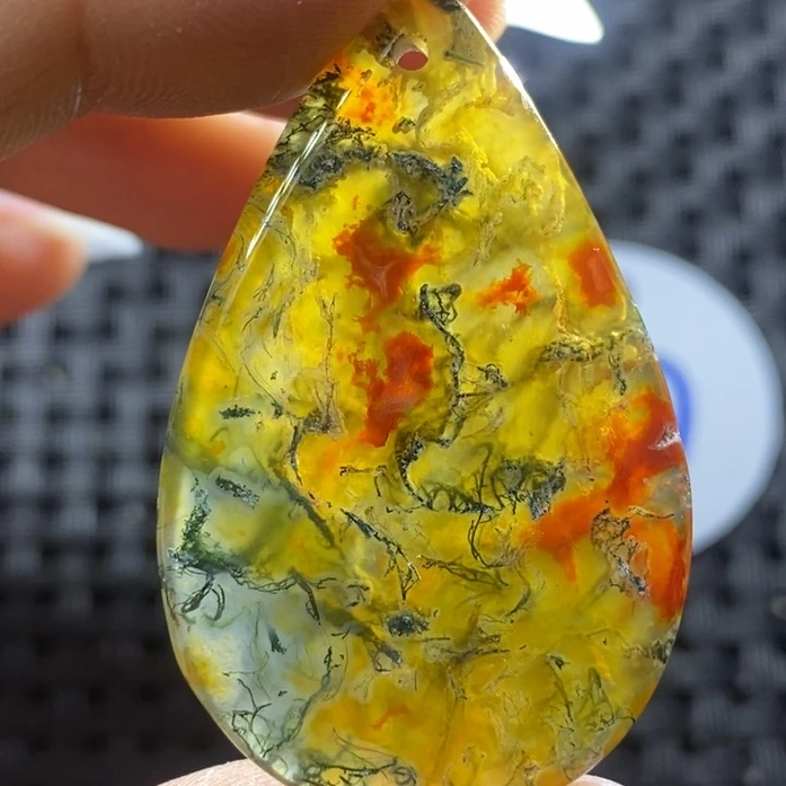 未镶嵌颈饰玛瑙/玉髓龙*