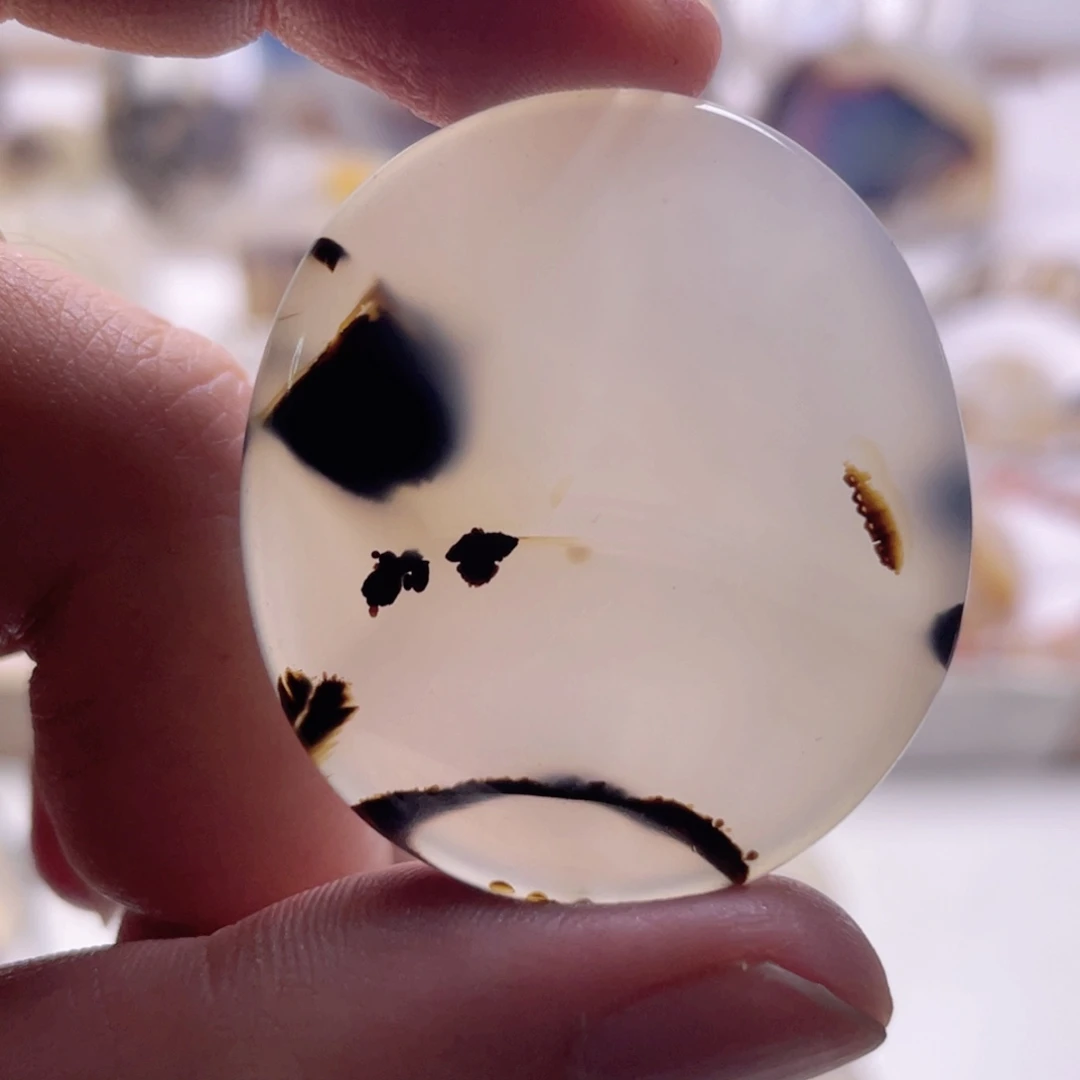 玛瑙/玉髓未镶嵌珠宝奇石