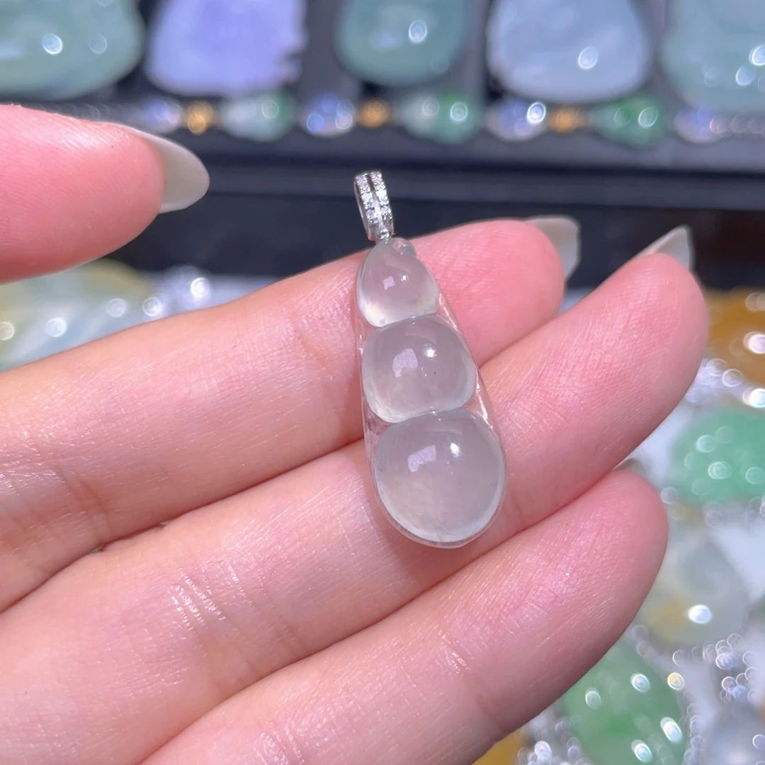 颈饰18K金镶嵌翡翠翡翠