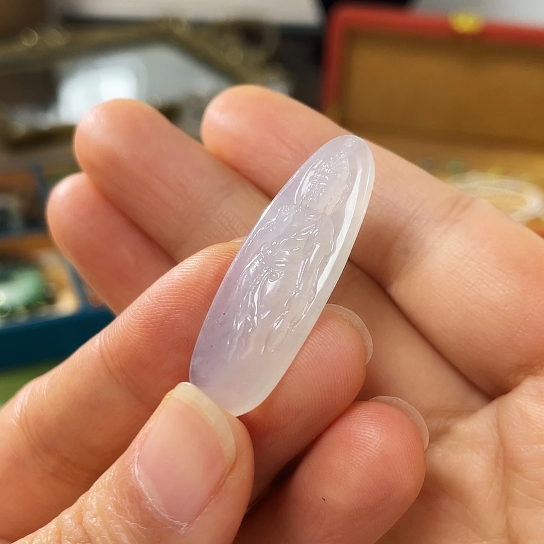 翡翠未镶嵌颈饰站观音