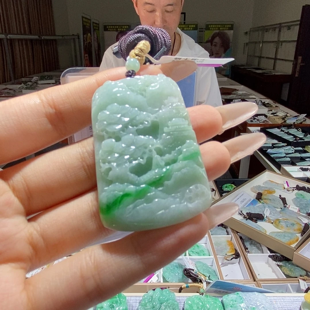 翡翠未镶嵌颈饰翡翠