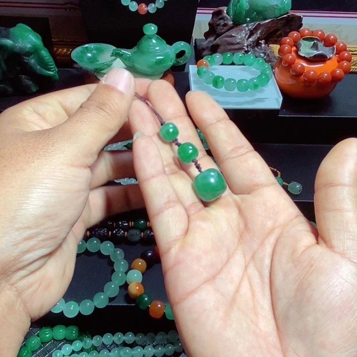 定制石英质玉（非洲翠）未镶嵌挂件