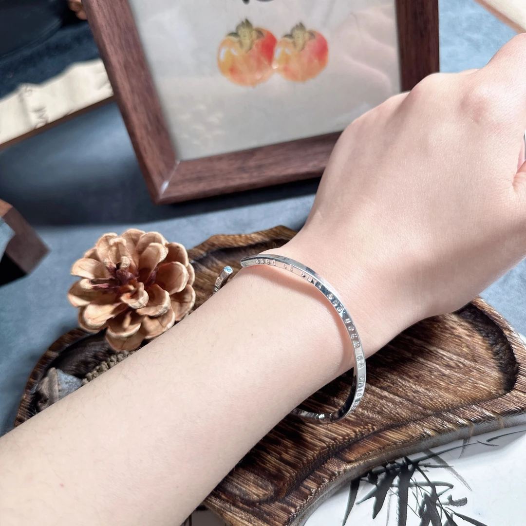 足银手镯 实心重工开口莫比乌斯扭边经典时尚百搭手镯