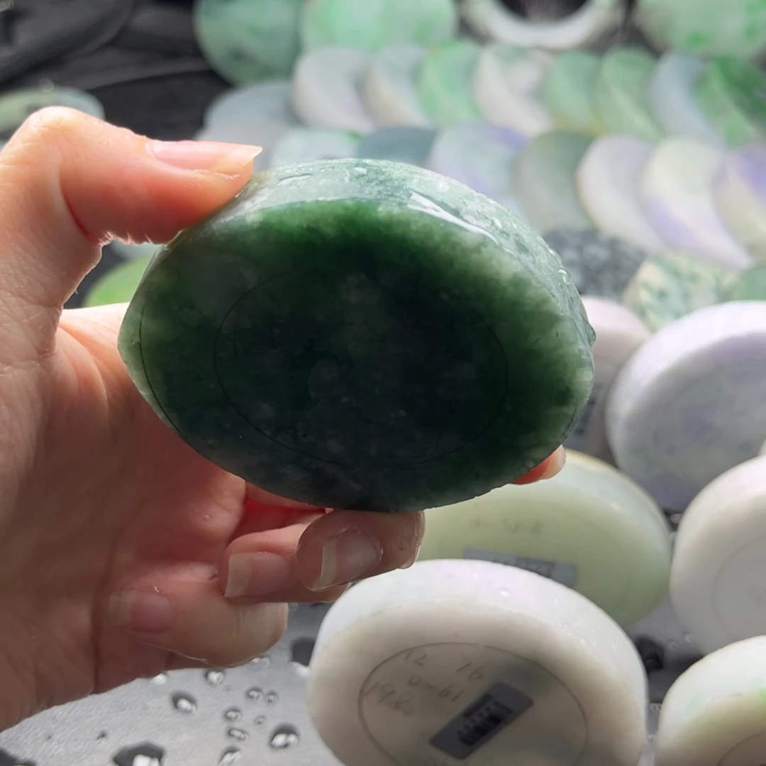 未镶嵌翡翠手镯定制翡翠