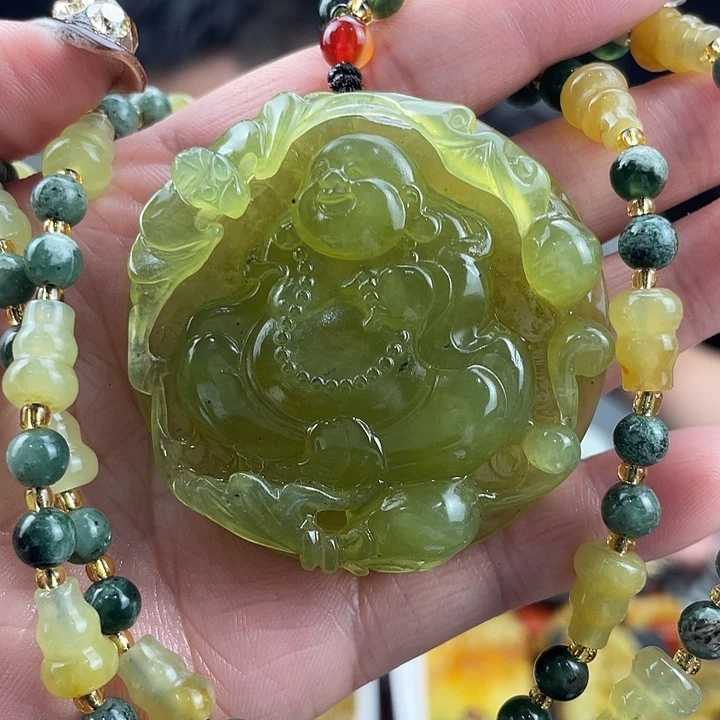 蛇纹石玉未镶嵌颈饰