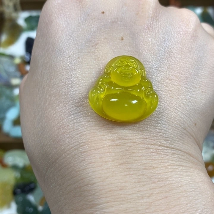 未镶嵌蛇纹石玉吊坠