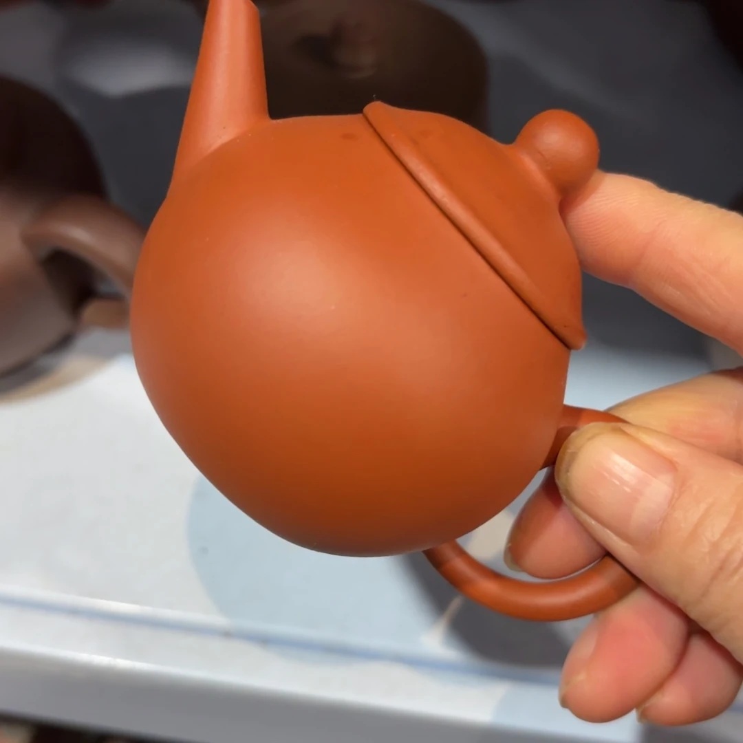 八***分紫砂茶壶紫砂杯及其他工艺制品为主要