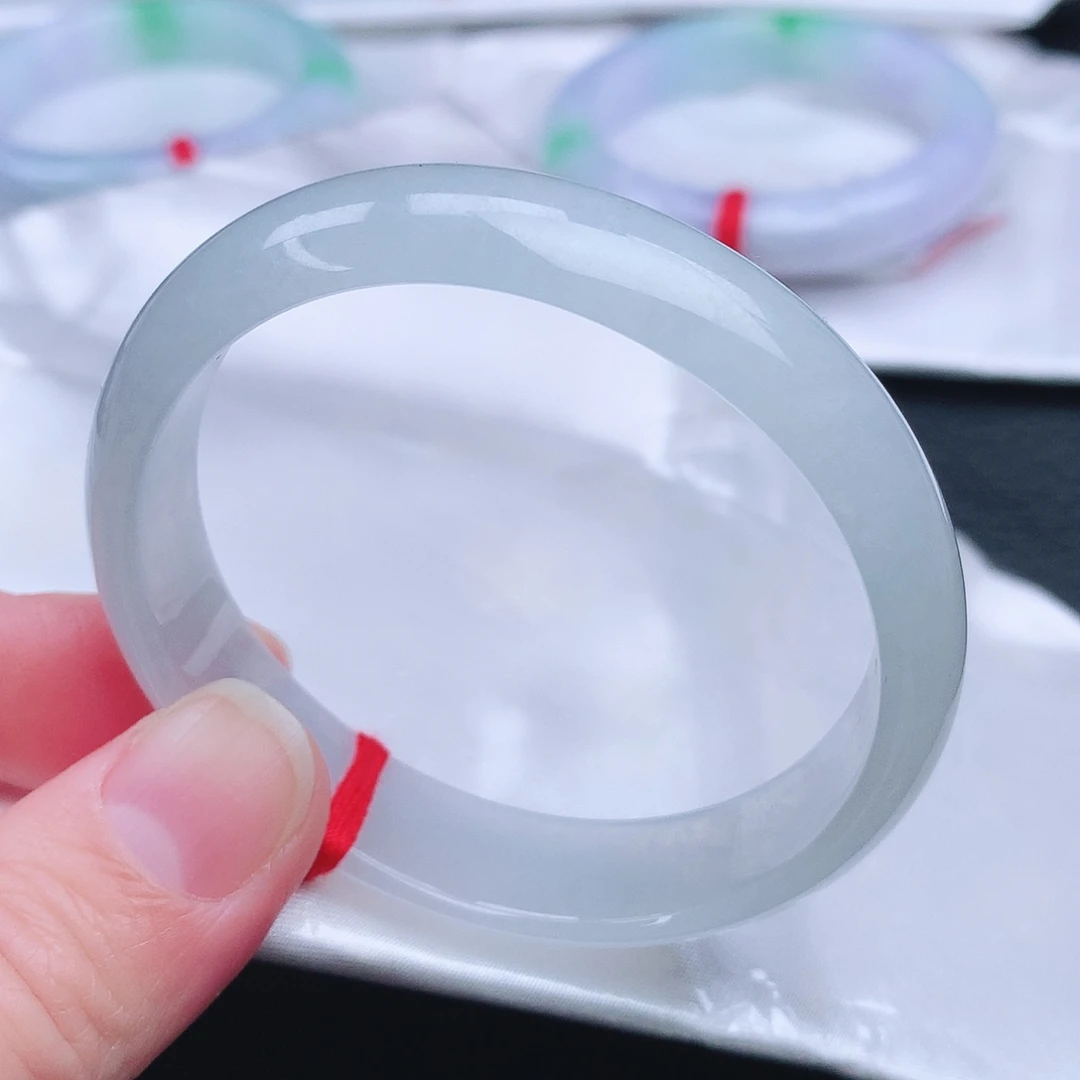 翡翠未镶嵌手镯（贵妃镯）。。