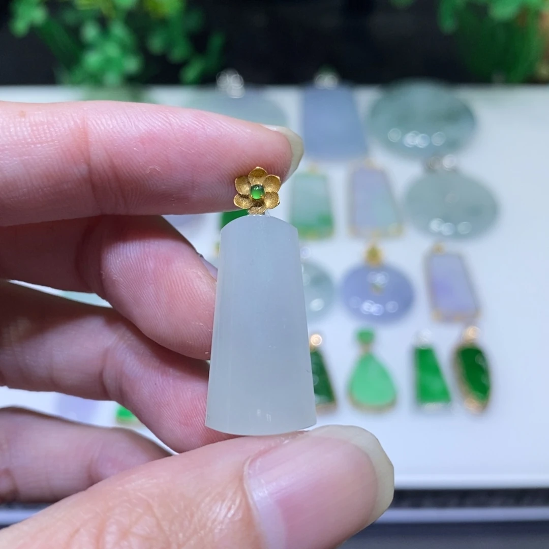 翡翠18K金镶嵌吊坠(不含链)