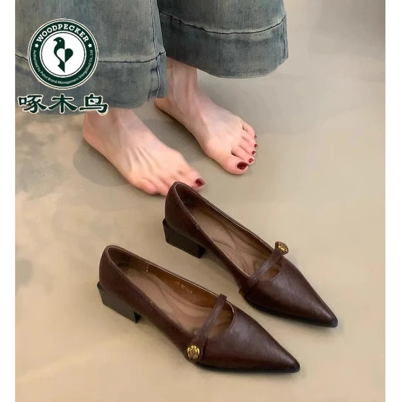 啄木鸟复古浅口高跟鞋女山茶花一字扣粗跟单鞋尖头气质玛丽珍鞋女