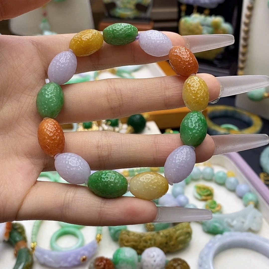颈饰未镶嵌翡翠天然