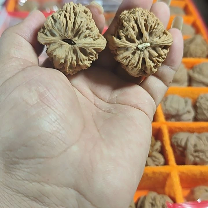 文玩核桃吊坠赵喜满南疆石