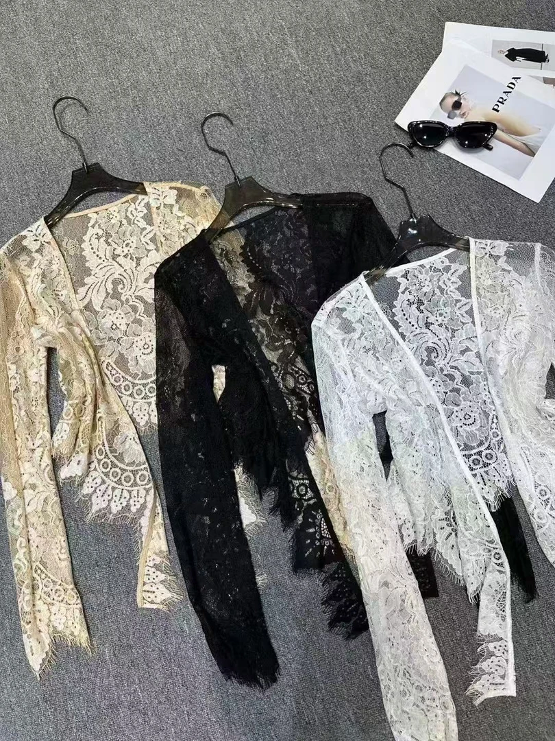 法式蕾丝外搭减龄时尚洋气