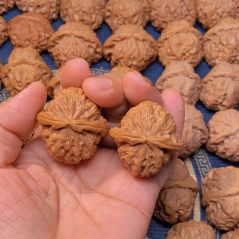 【闪购商品】吊坠文玩核桃？白狮子39