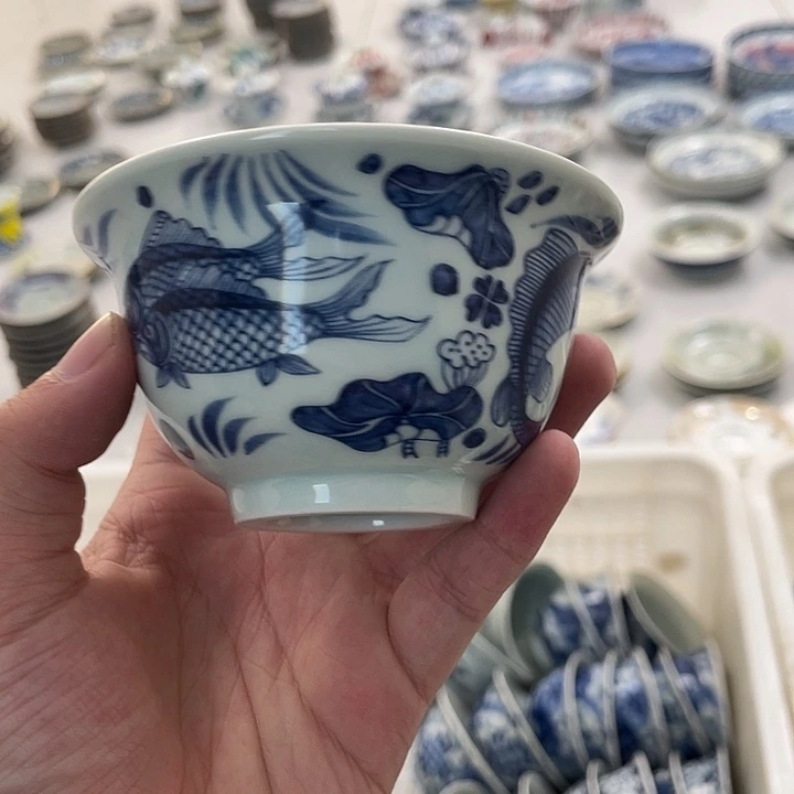 瓷片景德镇青花鱼藻纹主人杯
