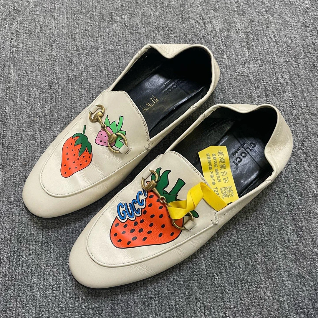 95新 GUCCI/古驰 Horsebit 草莓印花休闲单鞋 37.5码/12855