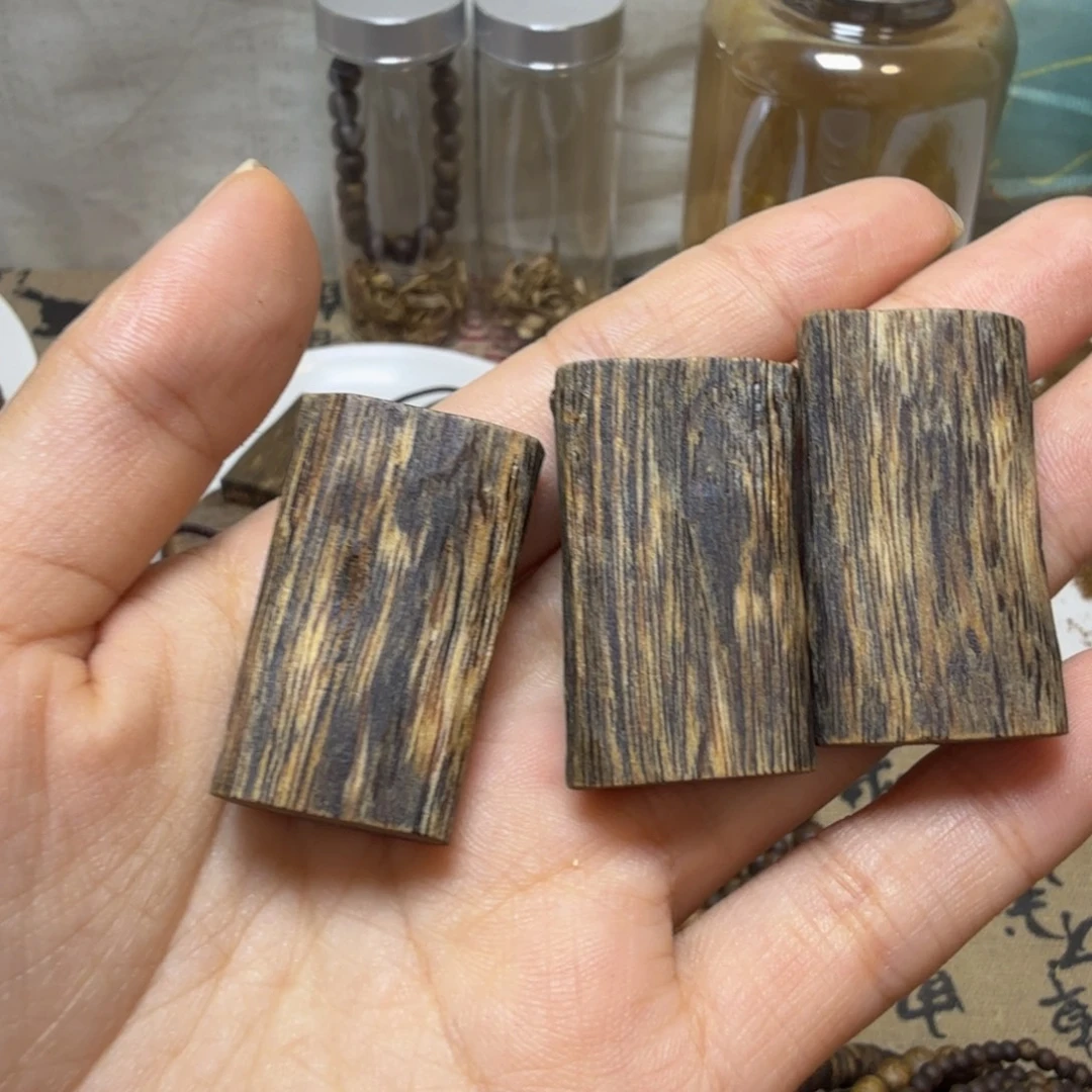 沉香沉香碎屑素牌