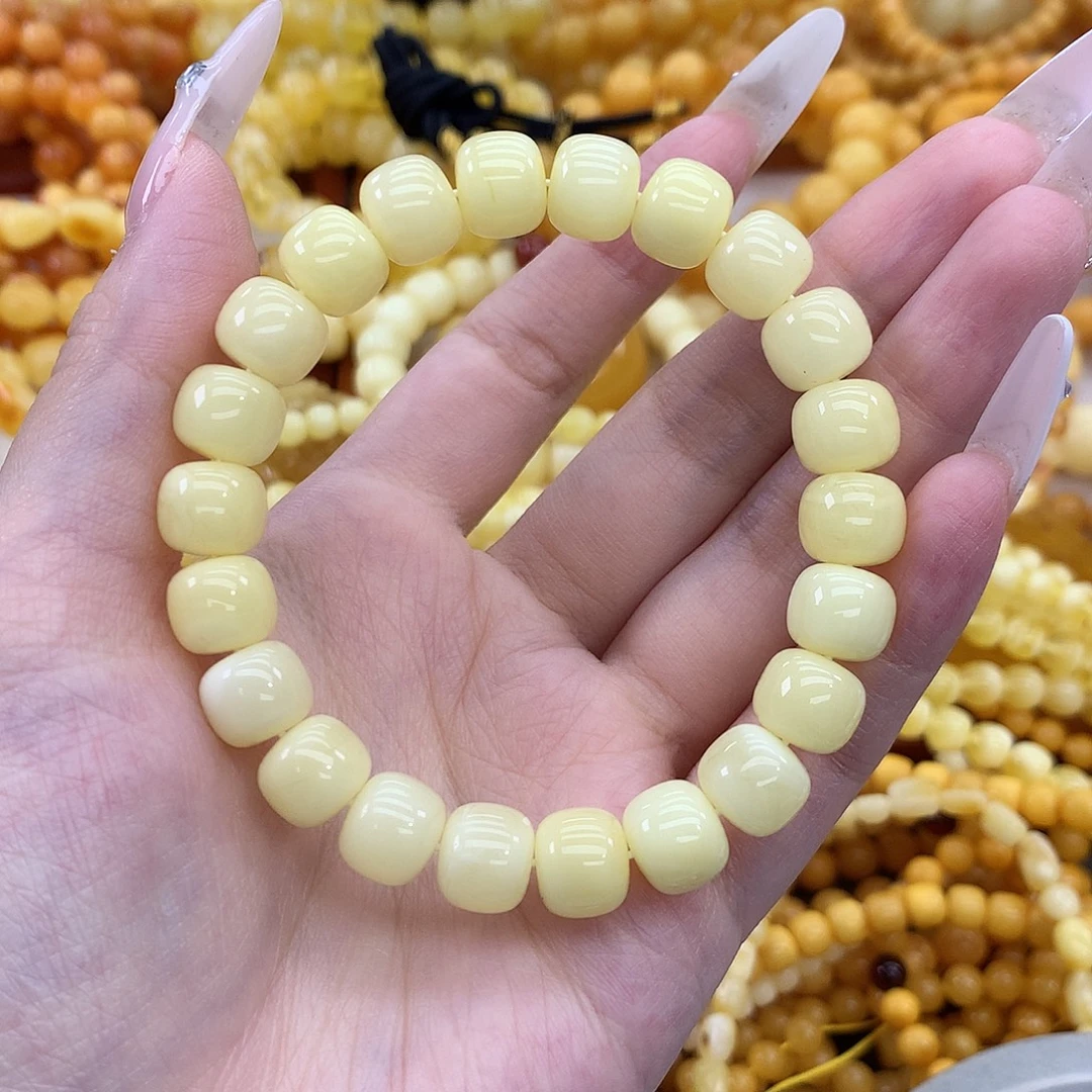 蜜蜡未镶嵌珠宝奇石